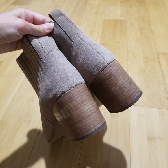 🌸 NWT Blondo Laureece Booties Ankle Boots Beige Nude Suede Waterproof Size 11 - Picture 5 of 12